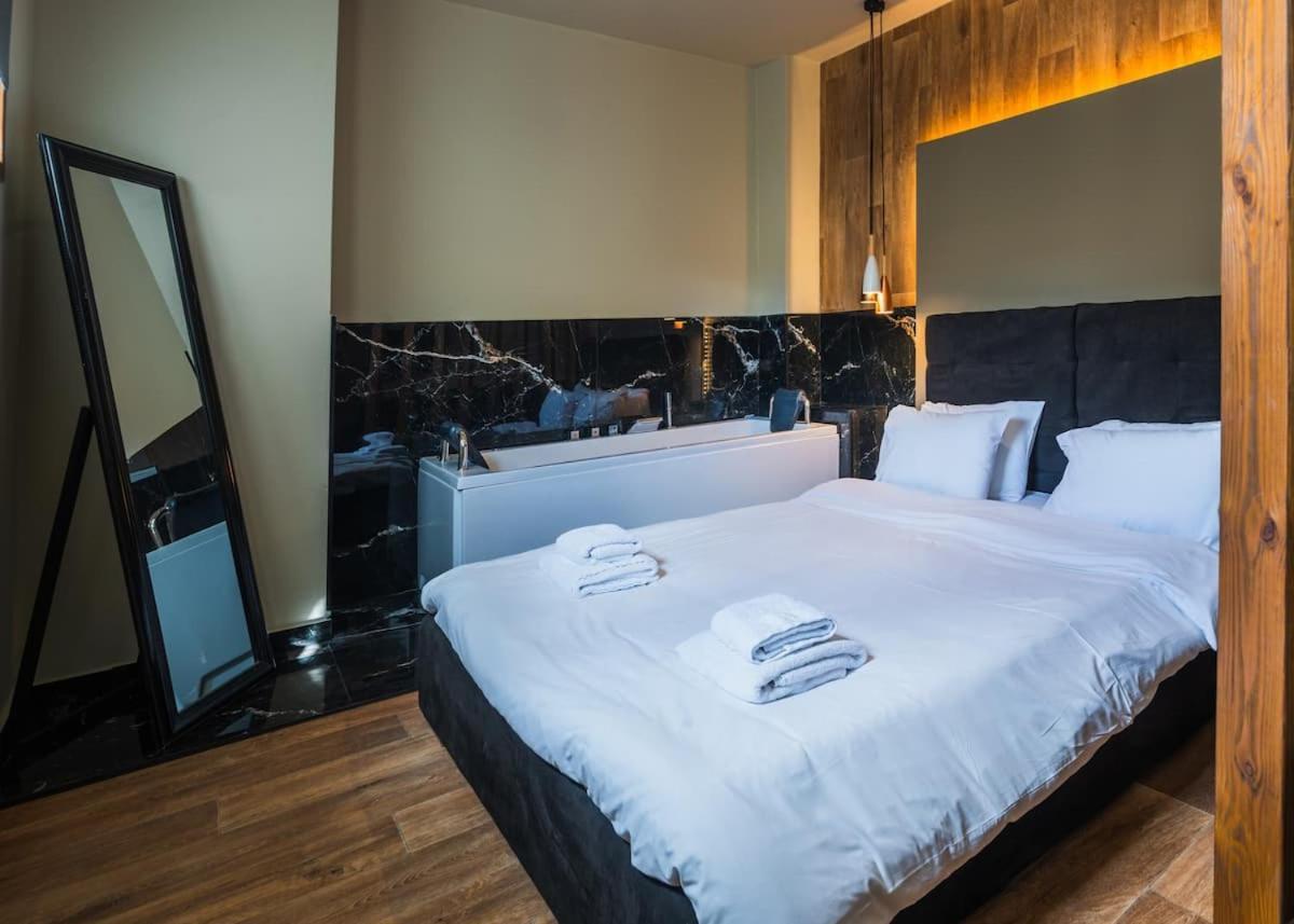 Noho Boutique , Premium Living Dikeou 8 Lejlighed Athen Eksteriør billede